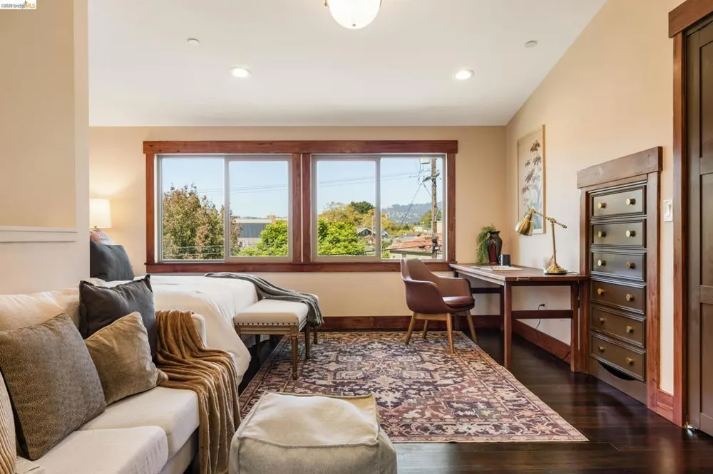 479 42Nd St Oakland, CA 94609
