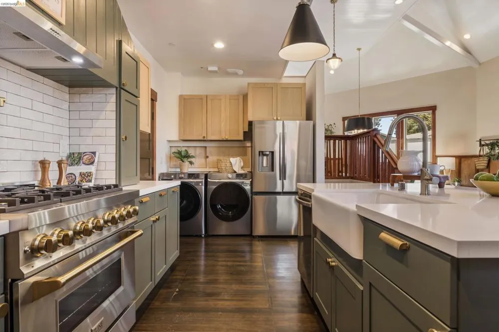 479 42Nd St Oakland, CA 94609