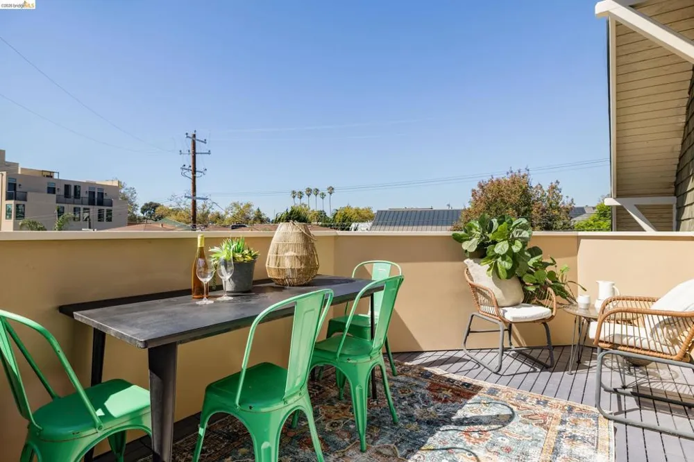 479 42Nd St Oakland, CA 94609