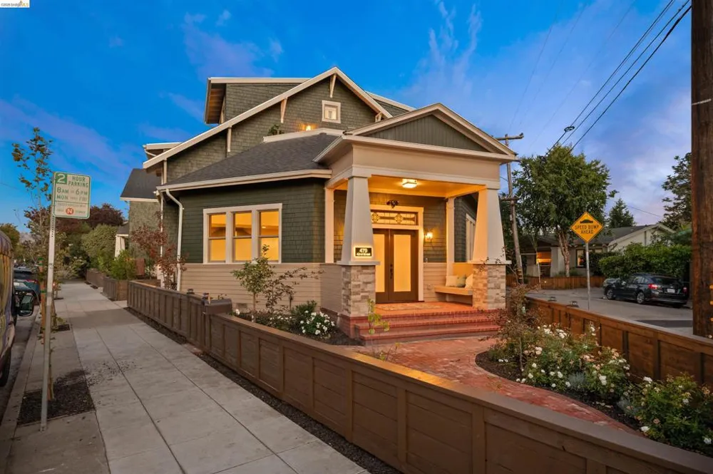 479 42Nd St Oakland, CA 94609