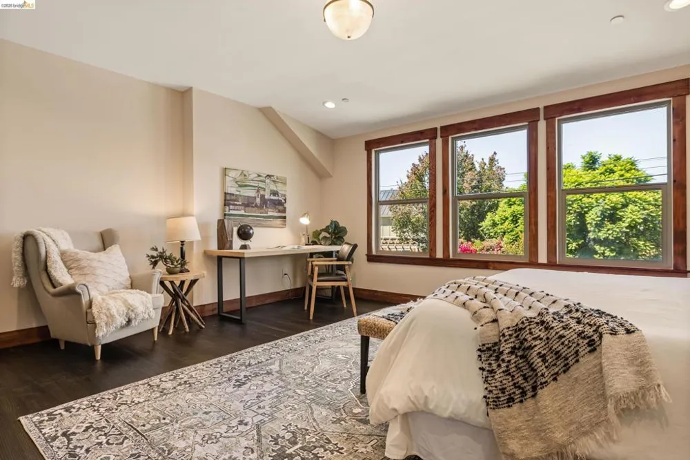 479 42Nd St Oakland, CA 94609