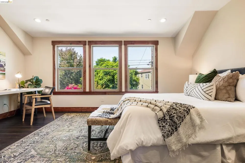 479 42Nd St Oakland, CA 94609