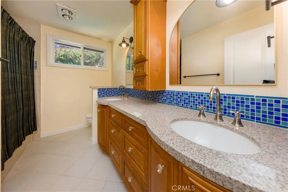 22861 Sparrowdell Drive Calabasas, CA 91302