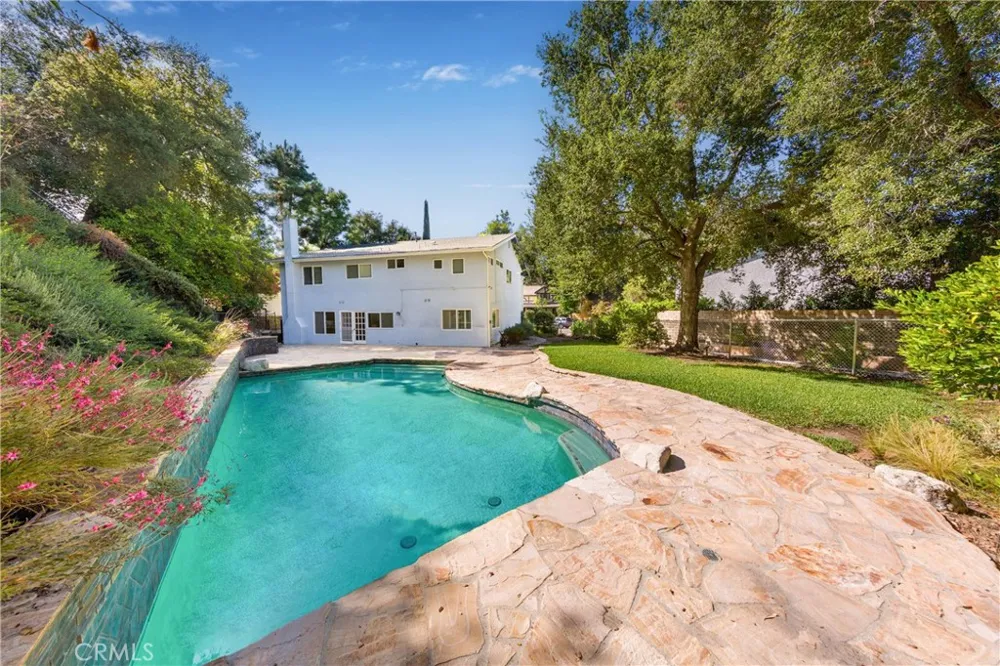 22861 Sparrowdell Drive Calabasas, CA 91302