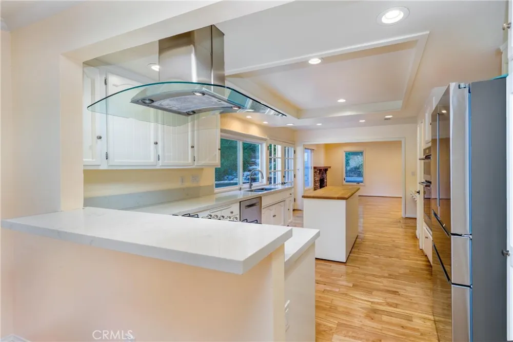 22861 Sparrowdell Drive Calabasas, CA 91302