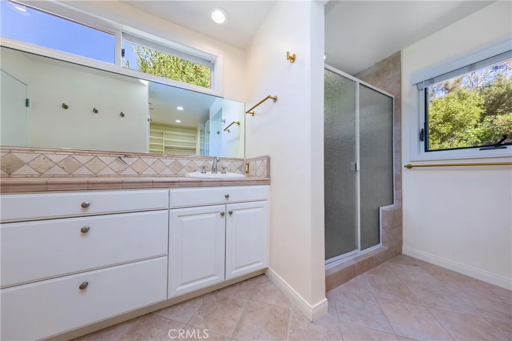 22861 Sparrowdell Drive Calabasas, CA 91302