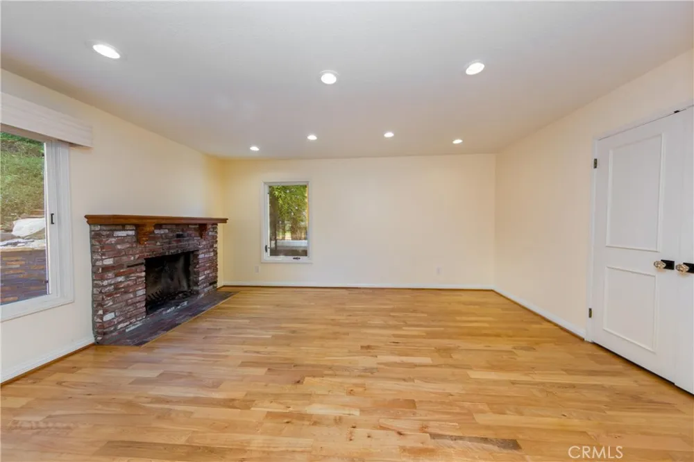 22861 Sparrowdell Drive Calabasas, CA 91302