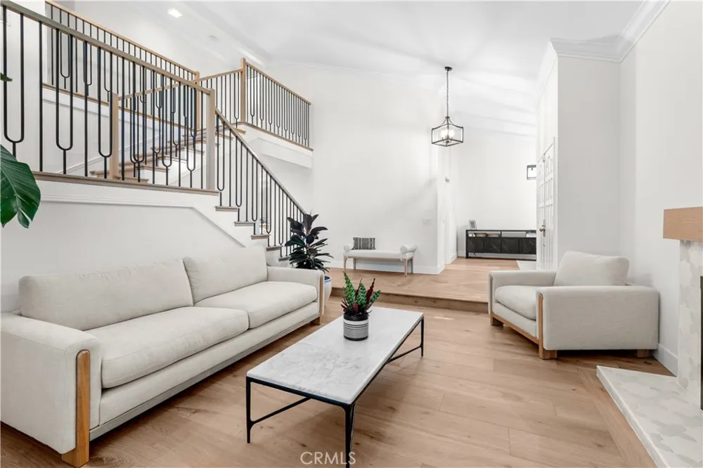 21321 Hillside Court Lake Forest, CA 92630