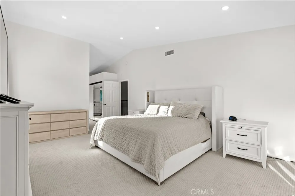 21321 Hillside Court Lake Forest, CA 92630