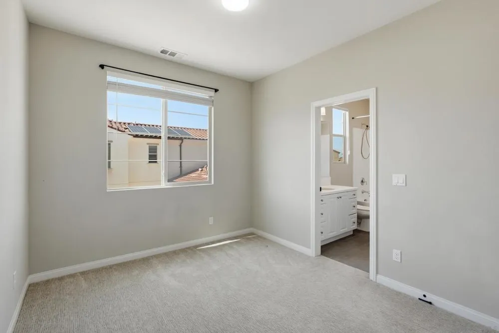 16320 Veridian Cir San Diego, CA 92127