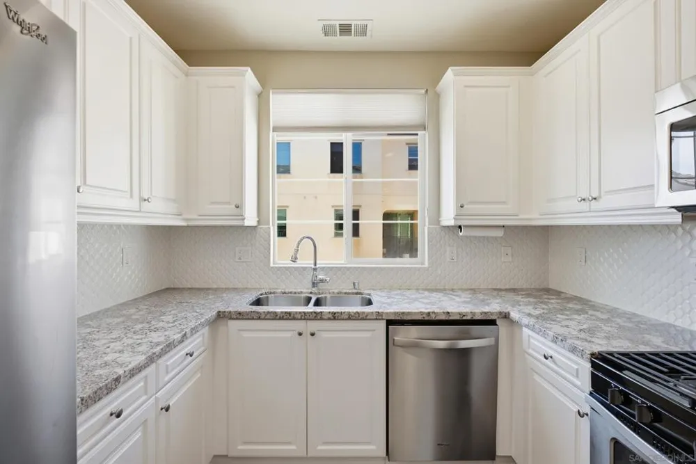 16320 Veridian Cir San Diego, CA 92127