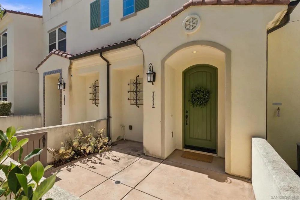 16320 Veridian Cir San Diego, CA 92127