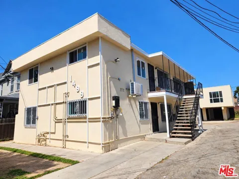 1499 W 35th Place #4