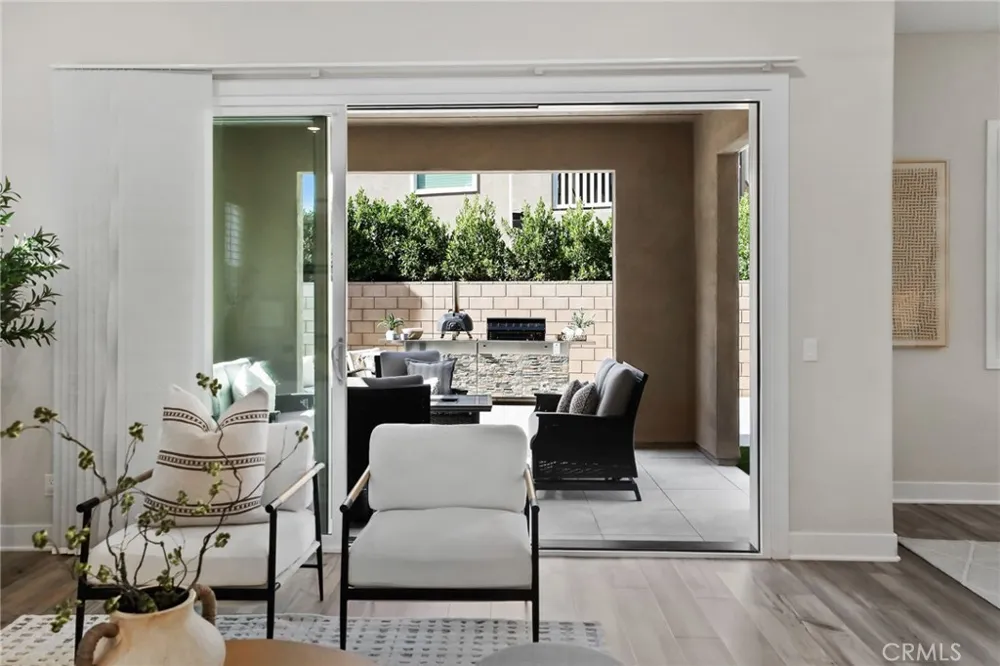 624 Pelion Lake Forest, CA 92630