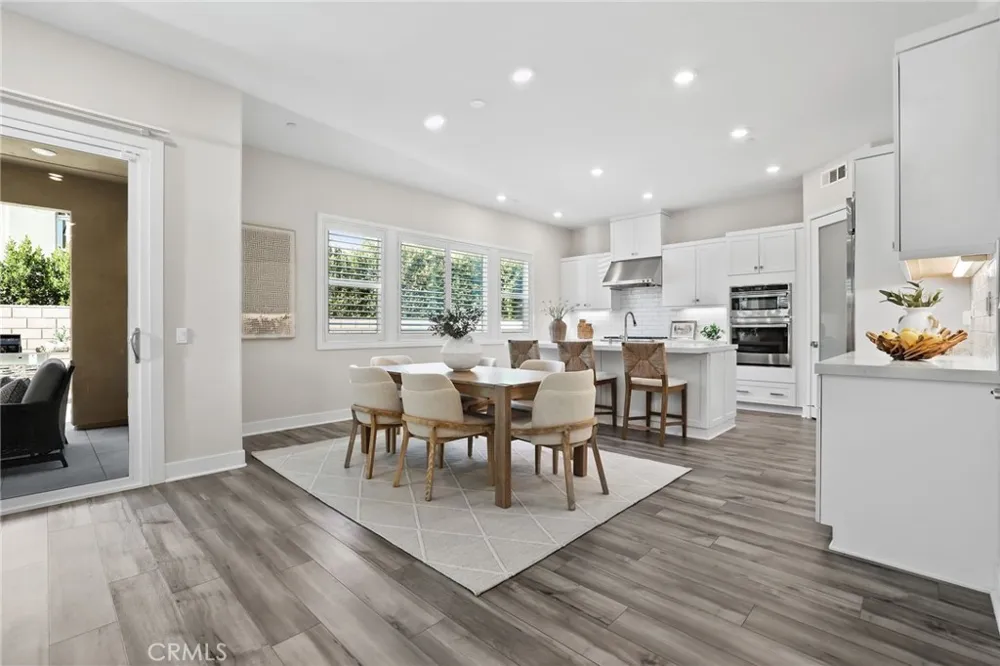 624 Pelion Lake Forest, CA 92630