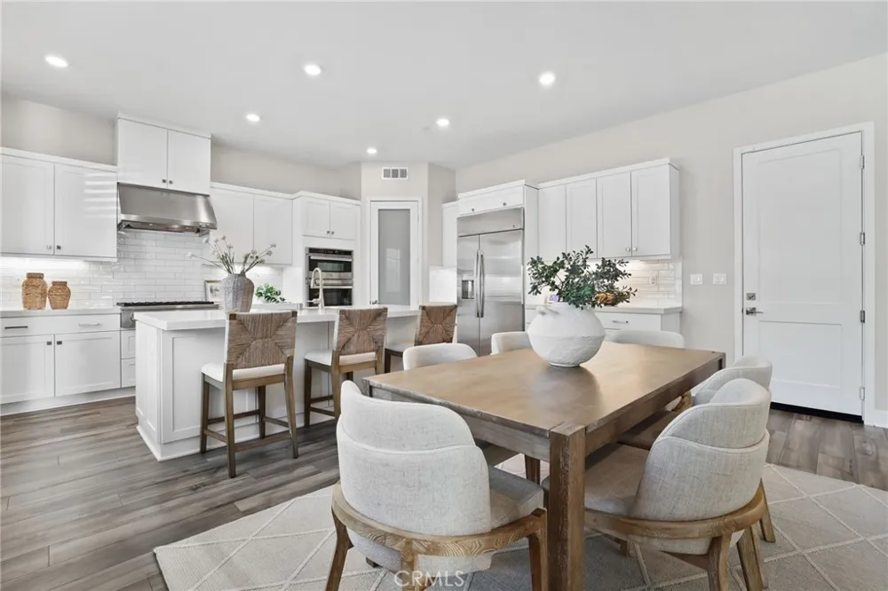 624 Pelion Lake Forest, CA 92630