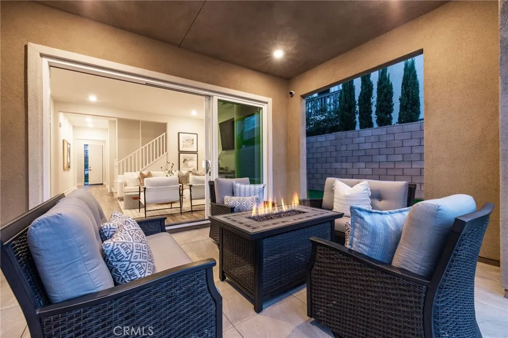 624 Pelion Lake Forest, CA 92630