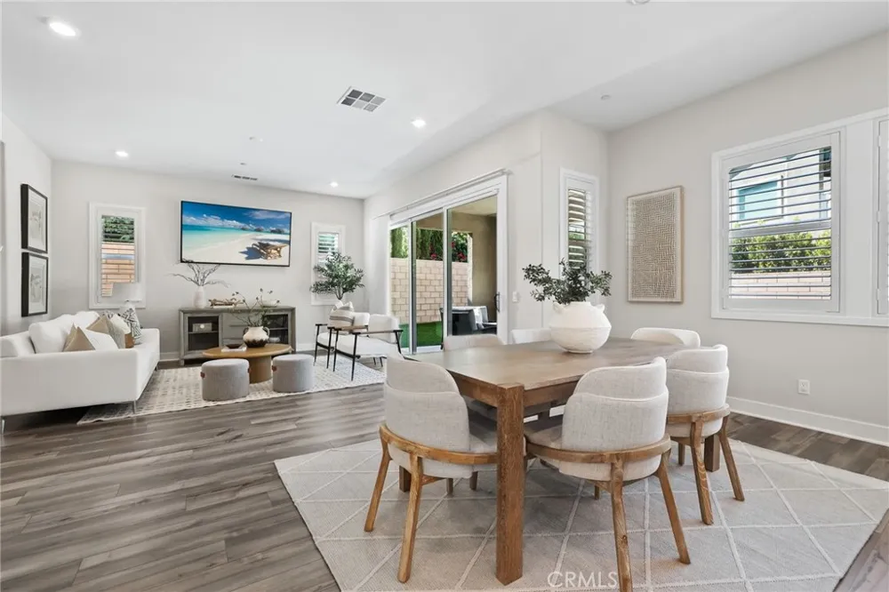 624 Pelion Lake Forest, CA 92630
