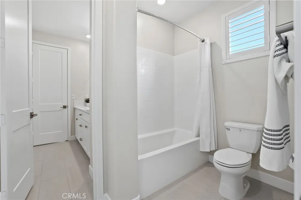 624 Pelion Lake Forest, CA 92630
