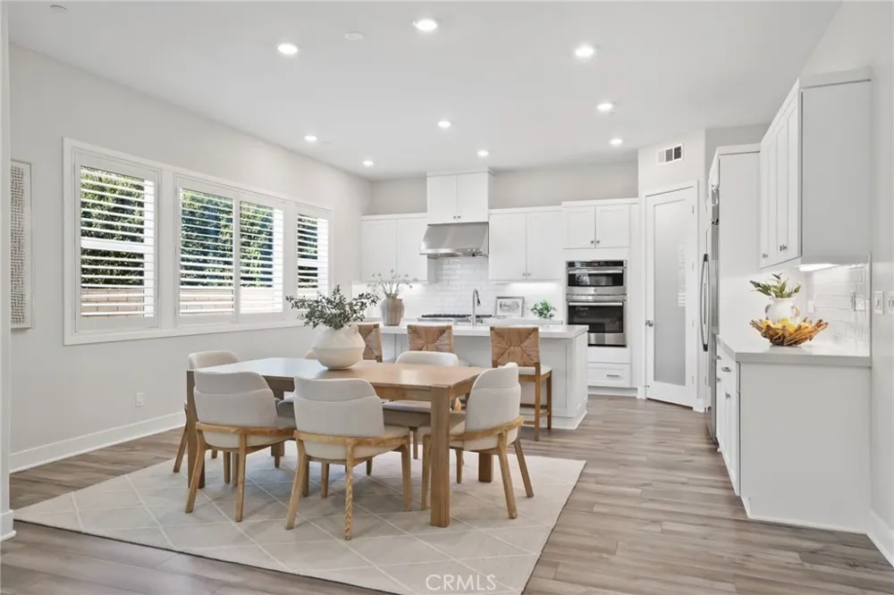 624 Pelion Lake Forest, CA 92630