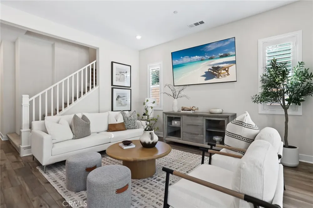 624 Pelion Lake Forest, CA 92630