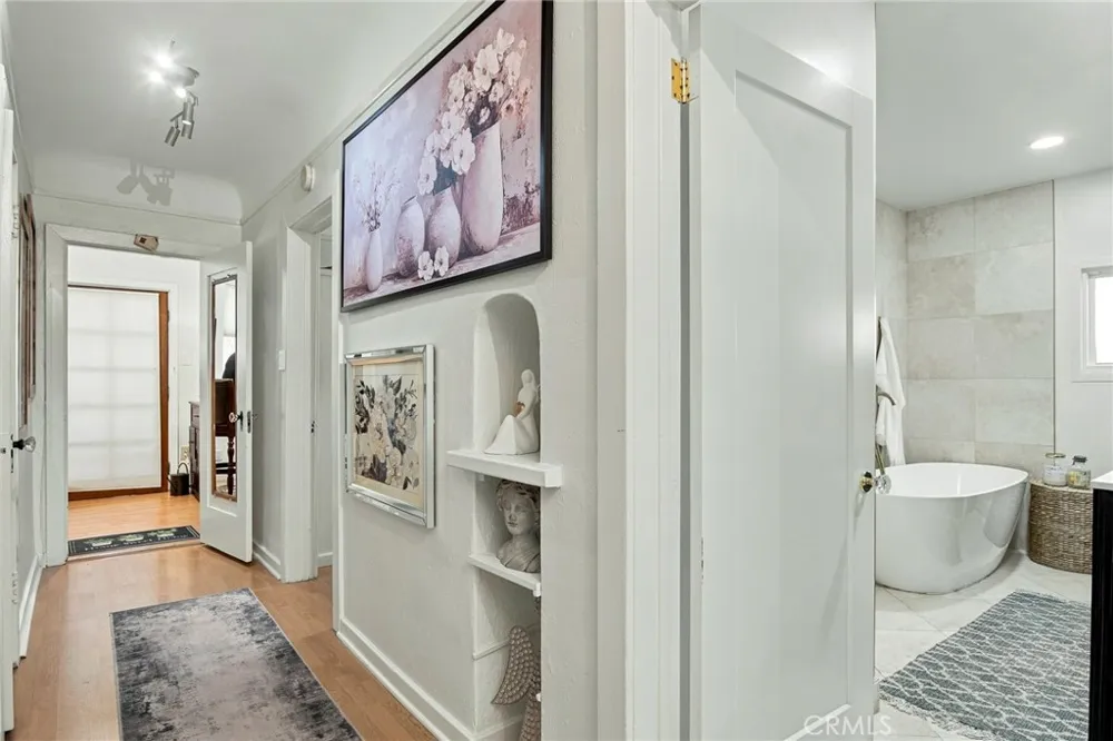 6621 Ben North Hollywood, CA 91606