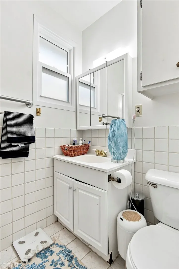 6621 Ben North Hollywood, CA 91606