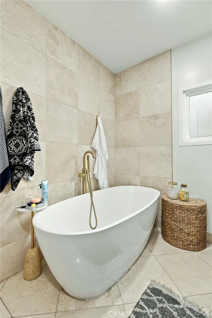 6621 Ben North Hollywood, CA 91606