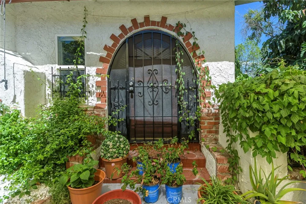 6621 Ben North Hollywood, CA 91606