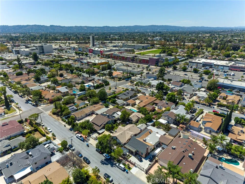 6621 Ben North Hollywood, CA 91606