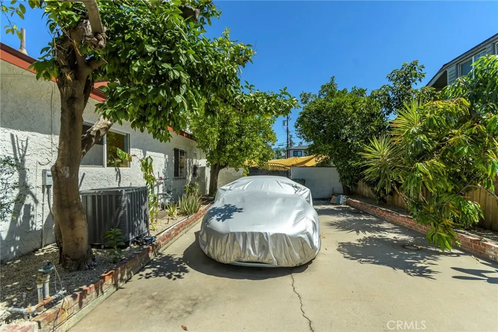 6621 Ben North Hollywood, CA 91606