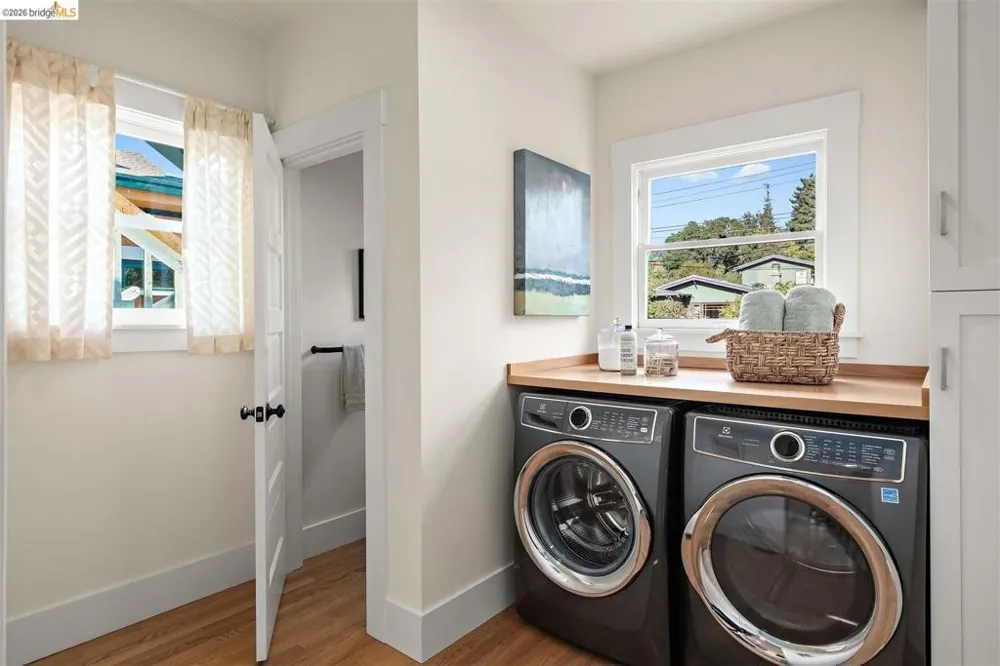 2259 Derby St #Lower Berkeley, CA 94705