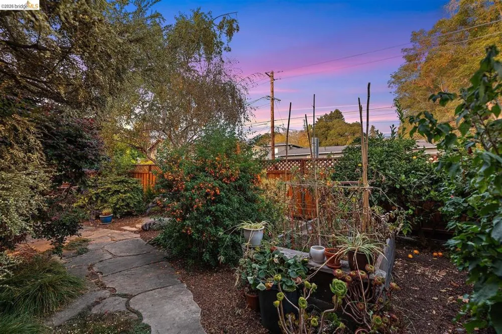 2259 Derby St #Lower Berkeley, CA 94705