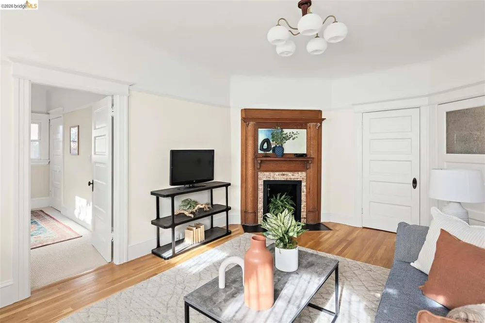 2259 Derby St #Lower Berkeley, CA 94705