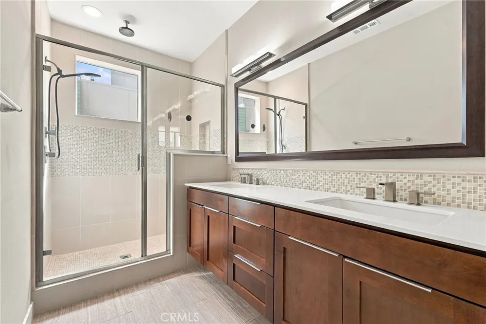 1682 Grandview Costa Mesa, CA 92627