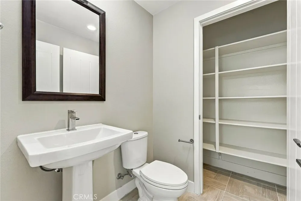 1682 Grandview Costa Mesa, CA 92627