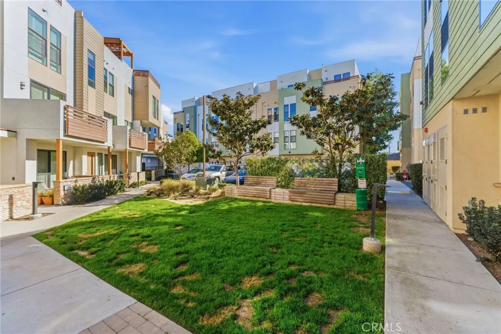 1682 Grandview Costa Mesa, CA 92627