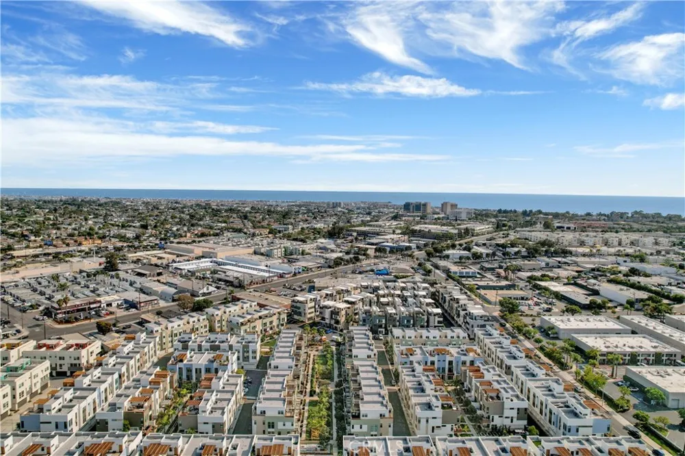 1682 Grandview Costa Mesa, CA 92627