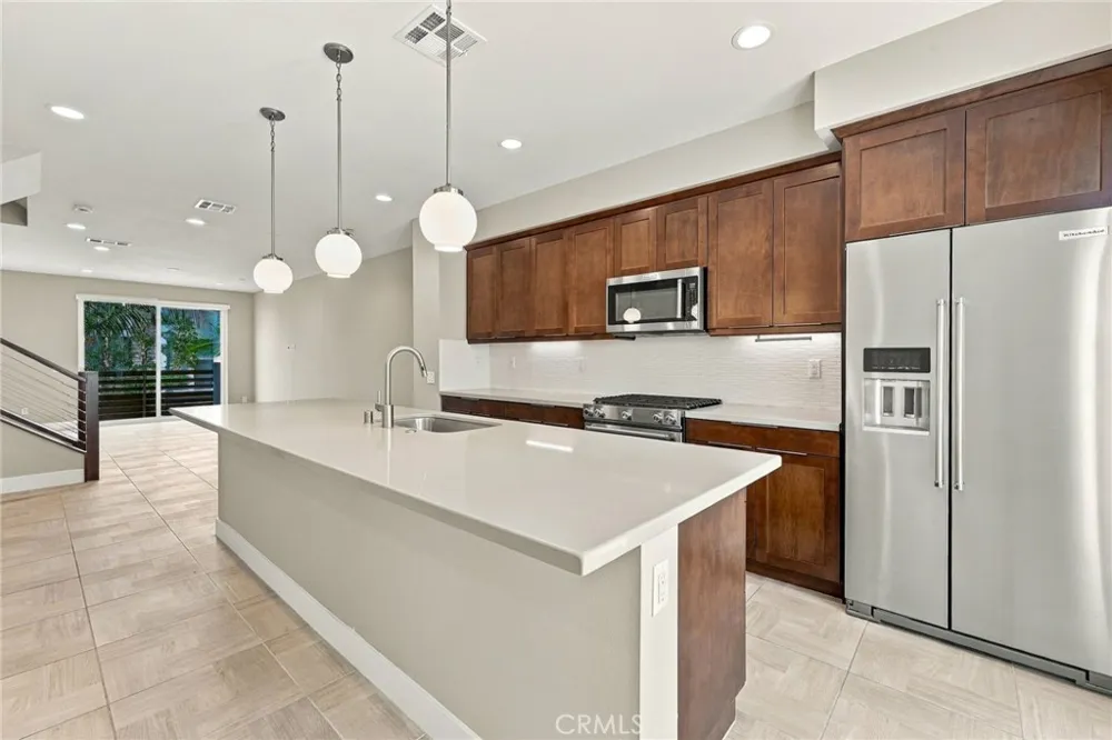 1682 Grandview Costa Mesa, CA 92627