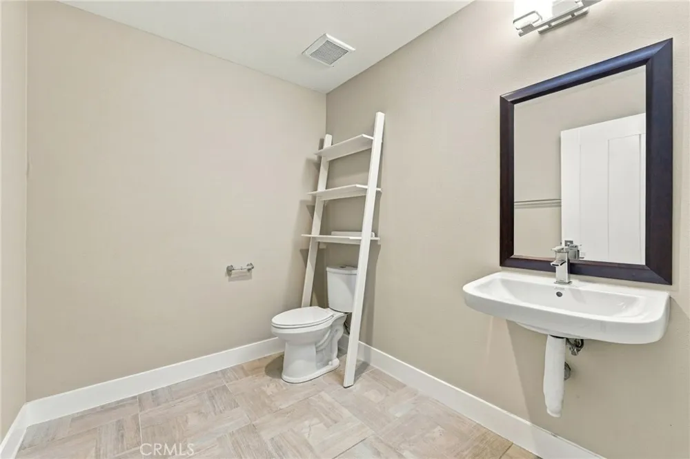 1682 Grandview Costa Mesa, CA 92627