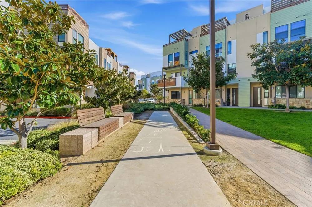 1682 Grandview Costa Mesa, CA 92627