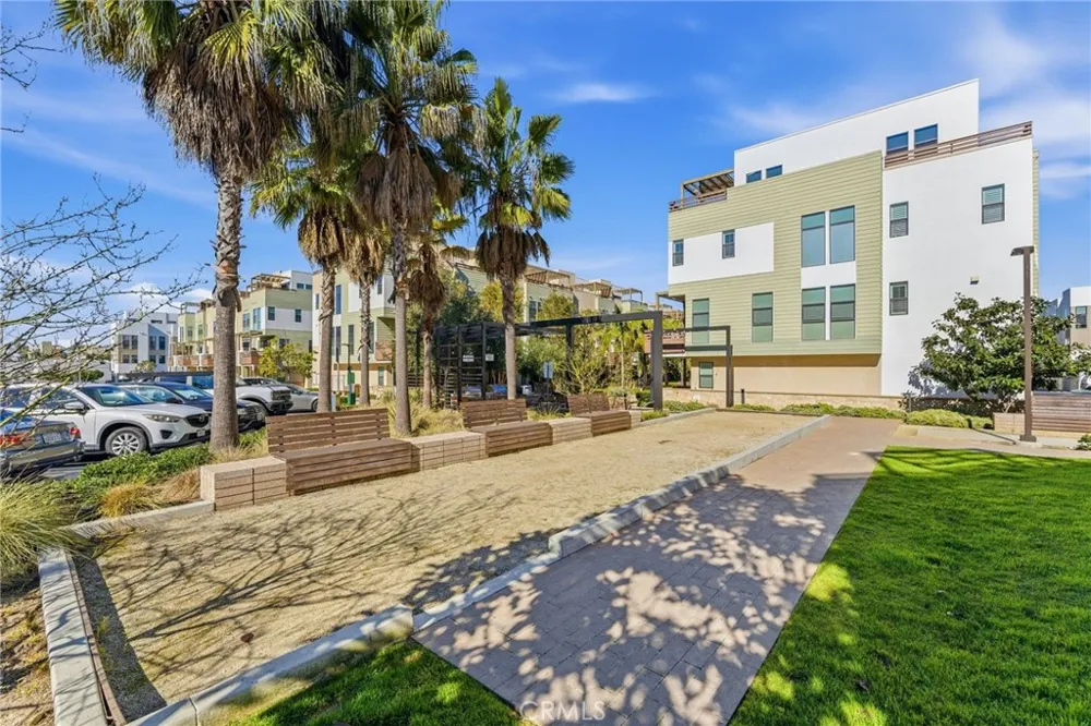 1682 Grandview Costa Mesa, CA 92627