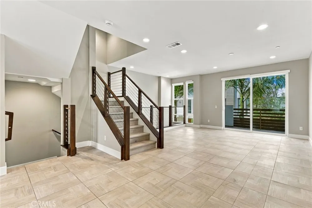 1682 Grandview Costa Mesa, CA 92627