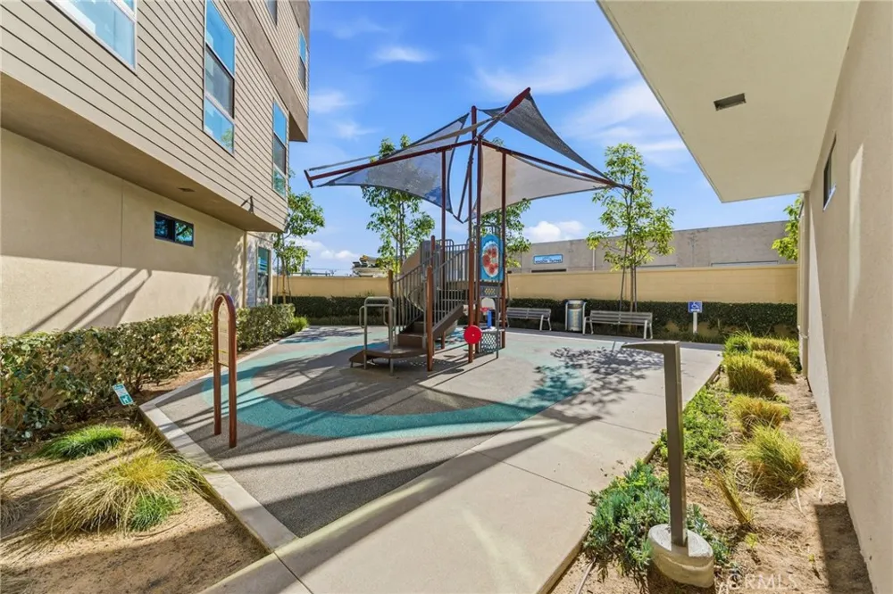 1682 Grandview Costa Mesa, CA 92627