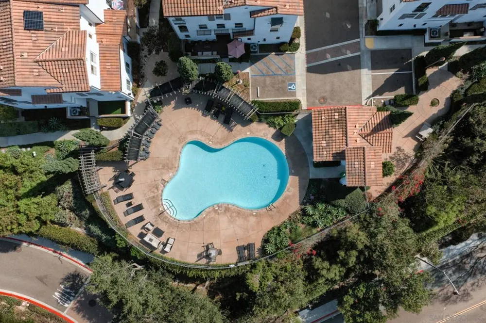 1846 Cliff Swallow Carlsbad, CA 92011