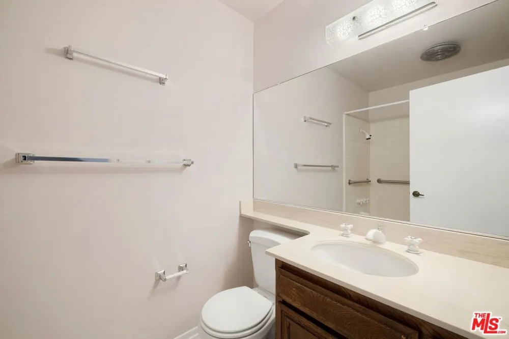 4730 Ben Avenue #13 Valley Village, CA 91607