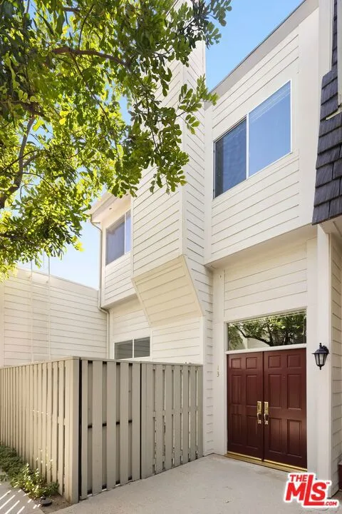4730 Ben Avenue #13 Valley Village, CA 91607