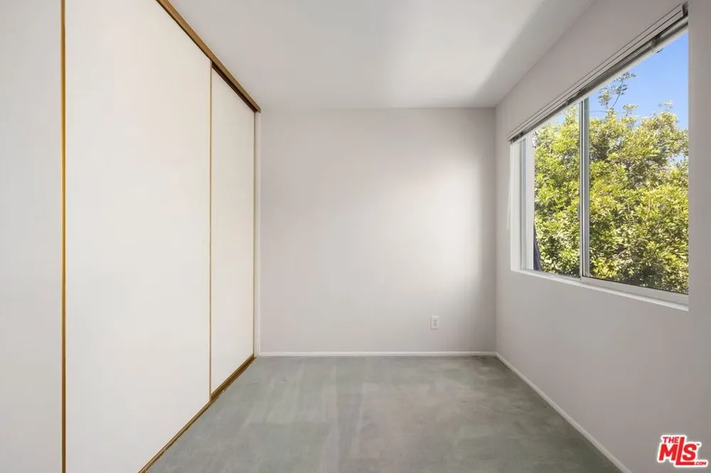 4730 Ben Avenue #13 Valley Village, CA 91607