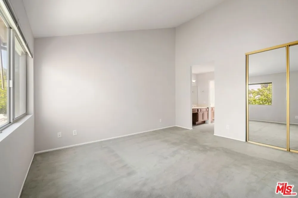 4730 Ben Avenue #13 Valley Village, CA 91607