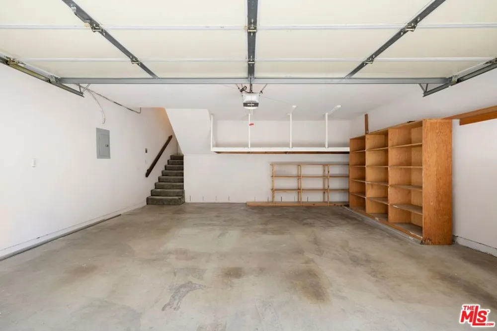4730 Ben Avenue #13 Valley Village, CA 91607